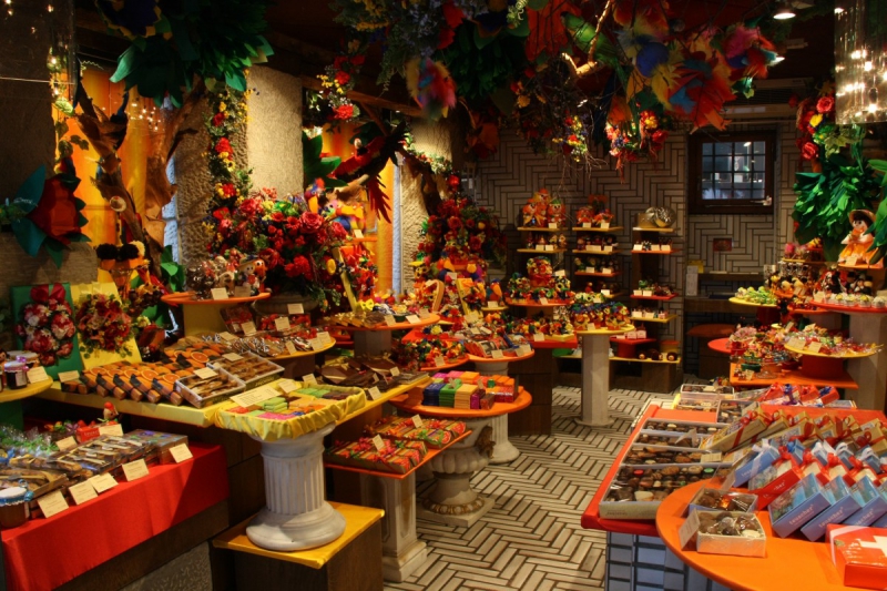 vente-LA GARDE-min_candy_store_chocolate_shop_chocolate_switzerland-393515